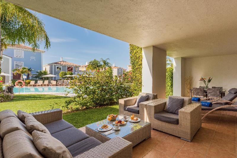 Cortijo Del Mar Resort Estepona Cameră foto